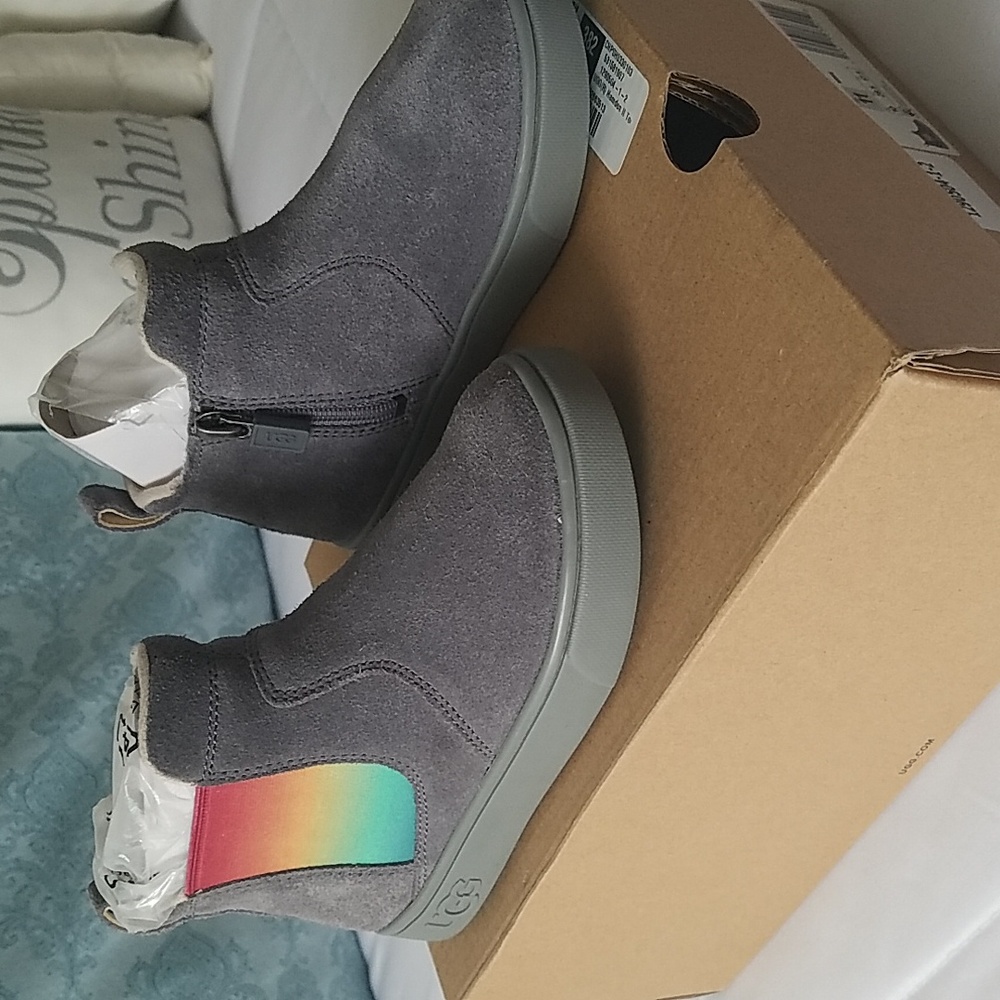UGG T Hamden II Kids Size 11 - Picture 2 of 5